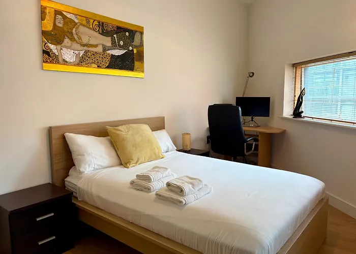 Modern 3-bed In Centre, 10 Min To Spire 公寓 *