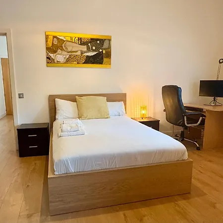 Modern 3-bed In Centre, 10 Min To Spire * Dublin