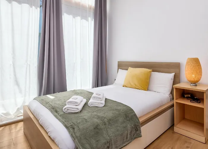 Modern 3-bed In Centre, 10 Min To Spire Dublino