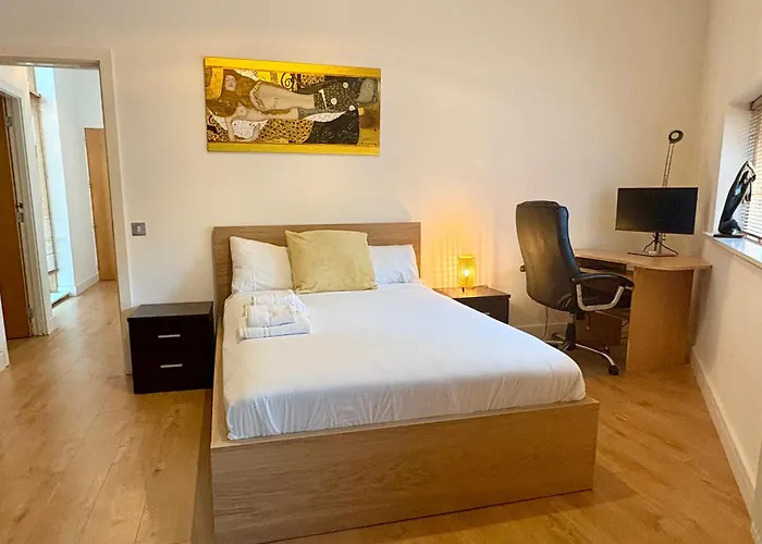 Modern 3-bed In Centre, 10 Min To Spire * Dublino