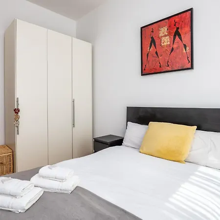 Modern 3-bed In Centre, 10 Min To Spire شقة *