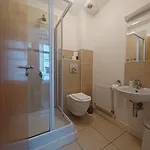 Modern 3-bed In Centre, 10 Min To Spire